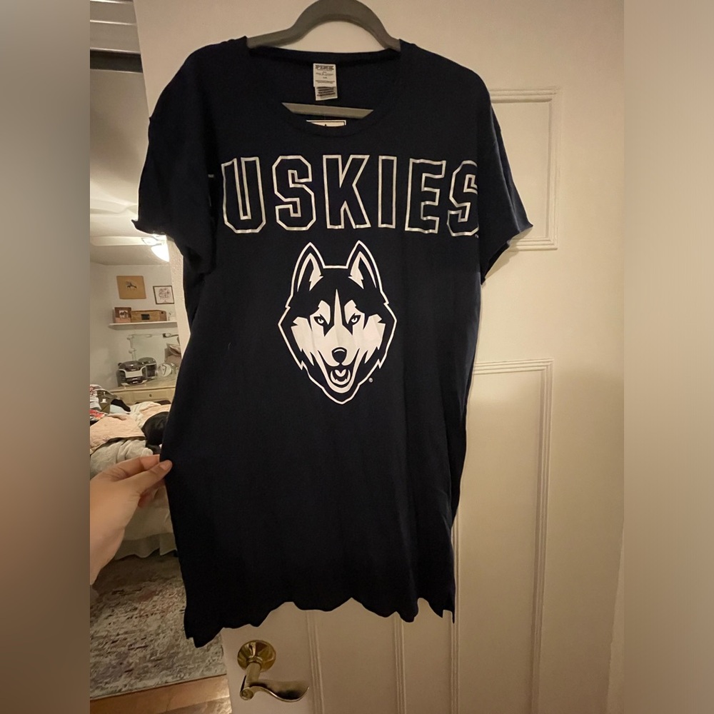 Victoria Secret PINK / UCONN collab T-Shirt Dress